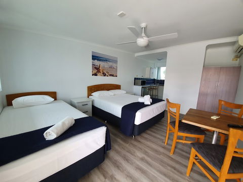 Montego Mermaid Beach Motel - Gold Coast 4U 5