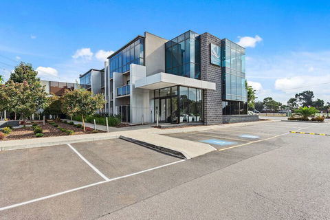 Quality Hotel Taylors Lakes - Accommodation Gold Coast 7