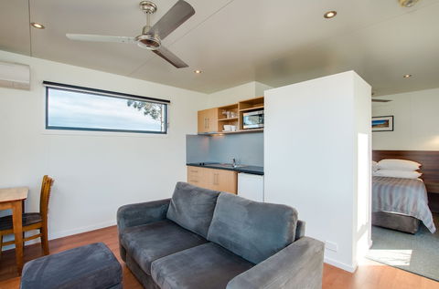 Swansea Beach Chalets - Accommodation Gold Coast 6
