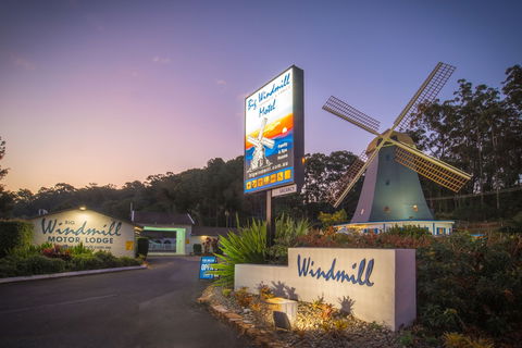 The Big Windmill - Gold Coast 4U 1