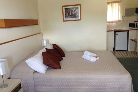 Country Rose Motel Warwick - Accommodation Gold Coast 4