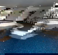 Lakes Hotel - Accommodation Gold Coast