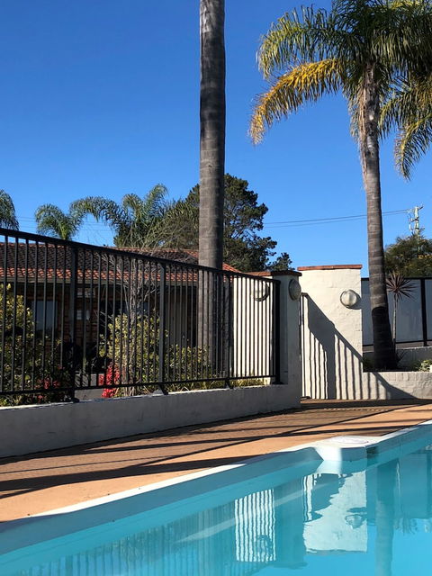Sunseeker Motor Inn - Gold Coast 4U 1