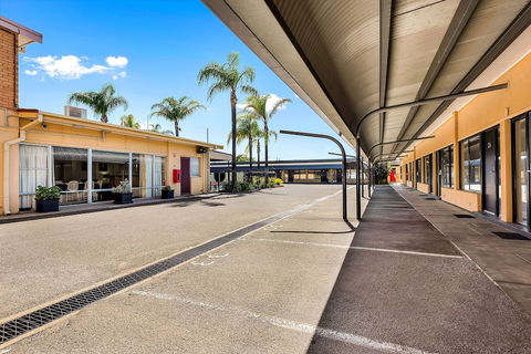 Comfort Inn And Suites Manhattan - Accommodation Gold Coast 2