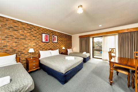 Hume Country Motor Inn - Gold Coast 4U 5