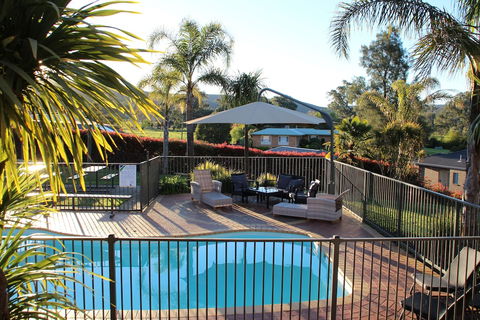 Hume Country Motor Inn - Gold Coast 4U 1