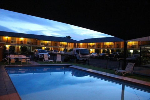 Golden West Motor Inn - Accommodation Gold Coast 4