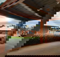 Mud Hut Motel - Accommodation Gold Coast