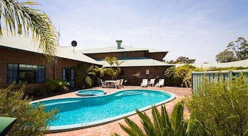 Tree Top Walk Motel - Accommodation Gold Coast 2