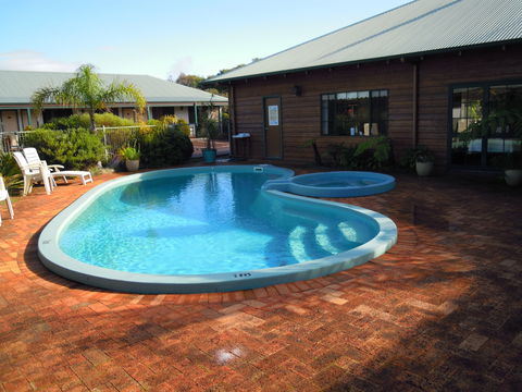 Tree Top Walk Motel - Accommodation Gold Coast 1