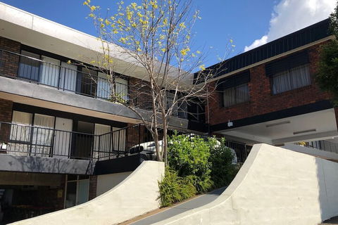 Matador Motor Inn - Gold Coast 4U 4