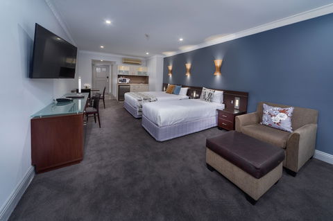 Hyde Park Inn - Gold Coast 4U 4