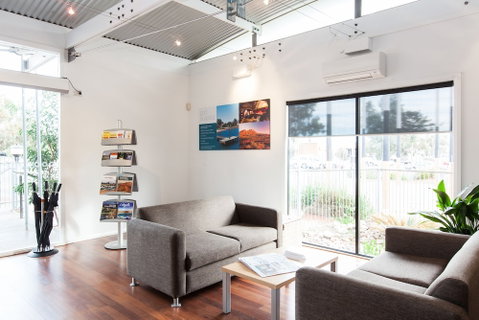 Majestic Oasis Apartments - Accommodation Gold Coast 4