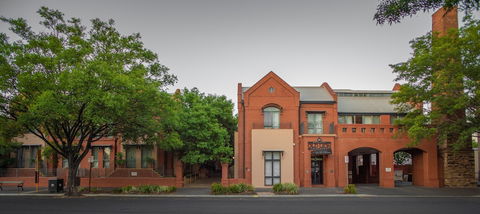 Majestic Old Lion Apartments - Accommodation Gold Coast 0
