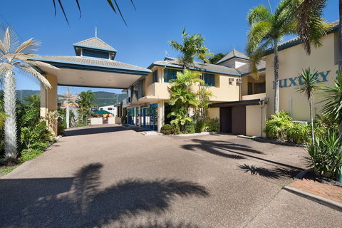Cairns Southside International - Gold Coast 4U 0
