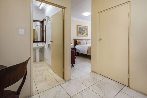 Overlander Homestead Motel - Gold Coast 4U 4