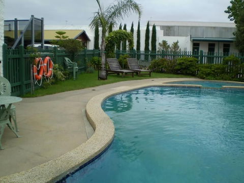 Banjo Paterson Motor Inn - Gold Coast 4U 5