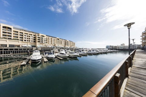 Oaks Glenelg Liberty Suites - Gold Coast 4U 1