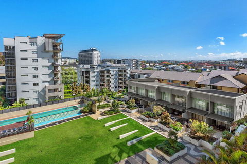 Oxygen Apartments - Accommodation Gold Coast 2