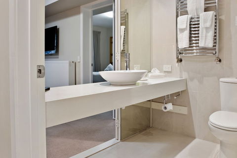 Deep Blue Hotel & Hot Springs - Gold Coast 4U 2