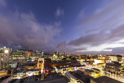 Oaks Adelaide Horizons Suites - Accommodation Gold Coast 0