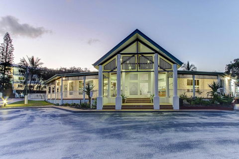 Eurong Beach Resort - 1 Gold Coast 2