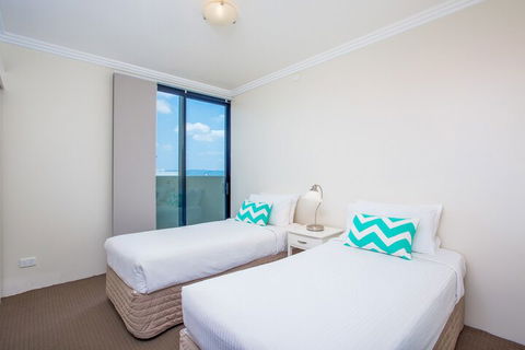 Republic Apartments - Gold Coast 4U 7