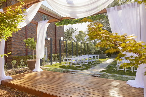 Brassey Hotel - Accommodation Gold Coast 1