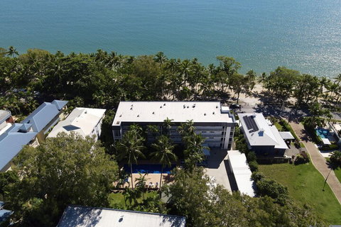 Agincourt Beachfront Apartments - Accommodation Gold Coast 3
