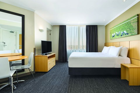 Travelodge Hotel Bankstown Sydney - Gold Coast 4U 5