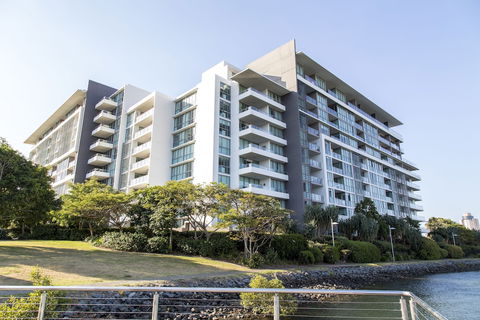 ULTIQA Freshwater Point Resort - Accommodation Gold Coast 3