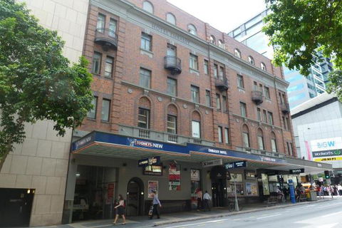 Base Brisbane Embassy - Gold Coast 4U 6