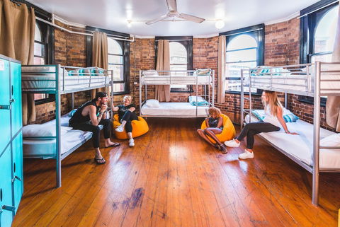 Nomads Brisbane Hostel - Gold Coast 4U 1