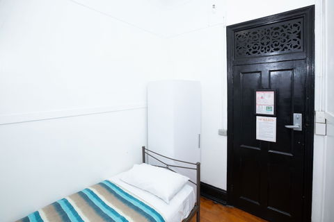 Nomads Brisbane Hostel - Gold Coast 4U 5
