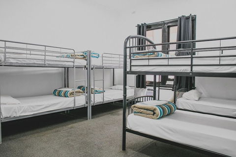 Nomads Brisbane Hostel - Gold Coast 4U 2