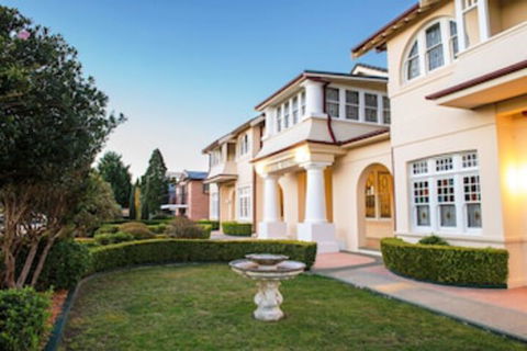 Palais Royale - 1 Gold Coast 0
