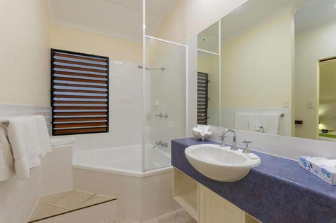 Freestyle Resort Port Douglas - Gold Coast 4U 6