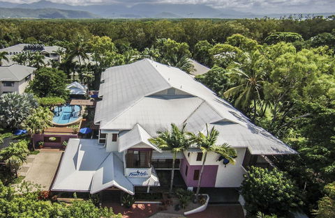 Freestyle Resort Port Douglas - Gold Coast 4U 1