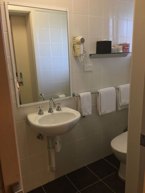 The Denman Hotel - Accommodation Gold Coast 4