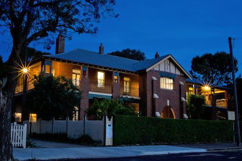 The Old Parkes Convent - 1 Gold Coast 4