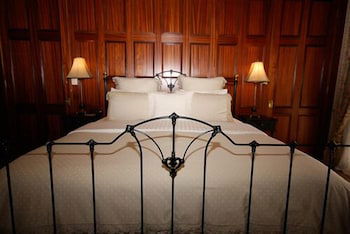 Carlyle House B & B - Gold Coast 4U 4