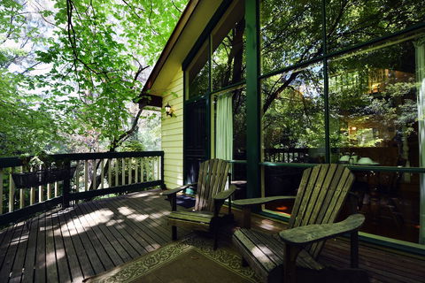 Cambridge Cottages Bed & Breakfast - Gold Coast 4U 4