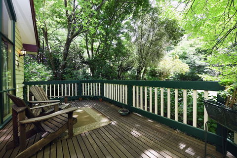 Cambridge Cottages Bed & Breakfast - Gold Coast 4U 5