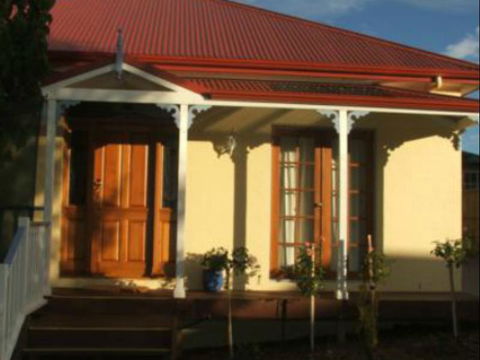 Quayside Cottages - Accommodation Gold Coast 5