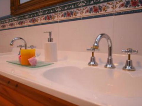 Quayside Cottages - Accommodation Gold Coast 3