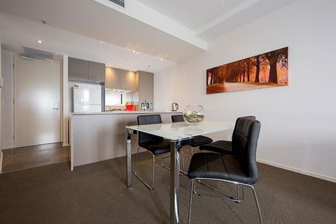 Accommodate Canberra Manhattan On The Park - Accommodation Gold Coast 6