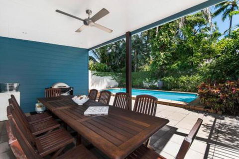 The Palms On Newell Beach - Gold Coast 4U 2