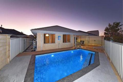 Brighton Beachside Hideaway - Gold Coast 4U 3