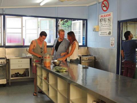 Reef Lodge Backpackers - Accommodation Gold Coast 2
