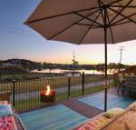 Lakeside Deck House - Accommodation Gold Coast